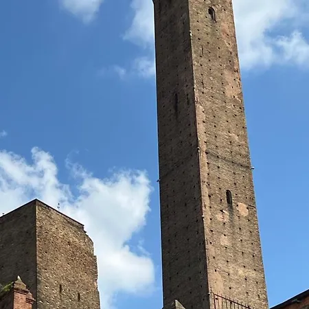 Asinelli Luxury Apartment Bologna