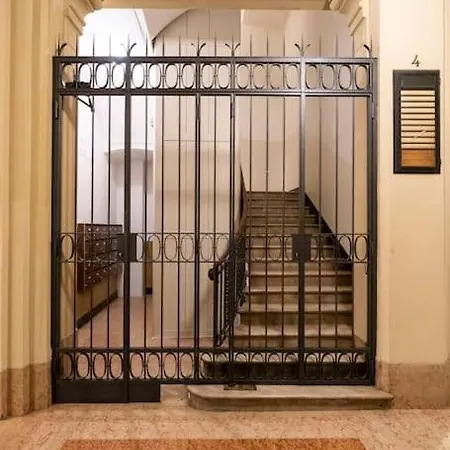 Asinelli Luxury Apartment