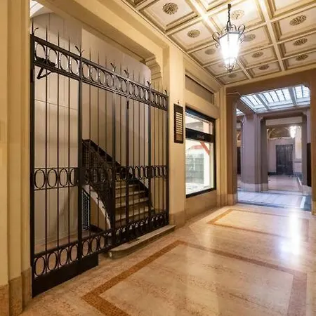 Asinelli Luxury Apartment *